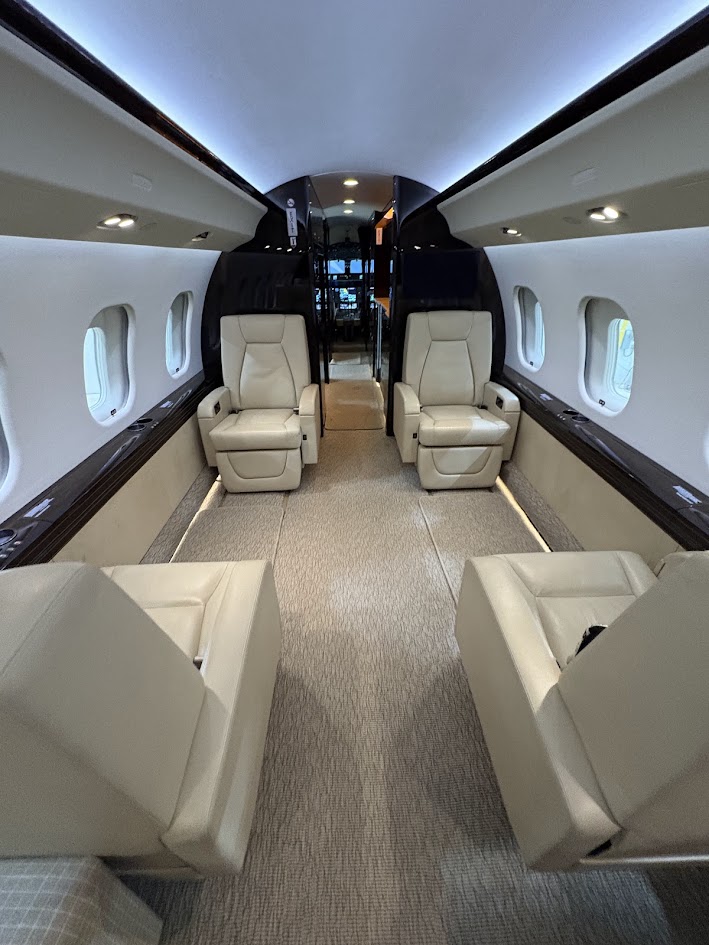 Detailed aircraft cabin