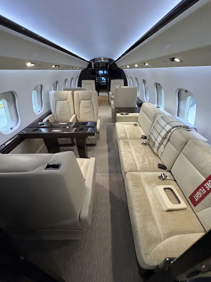 Clean aircraft cabin